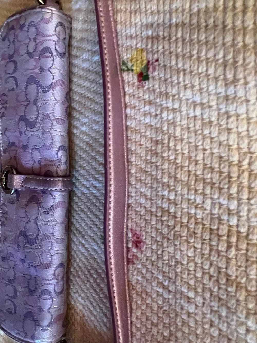 Lilac Signature Clutch Bag with Buckle Closure - Picture 4 of 9